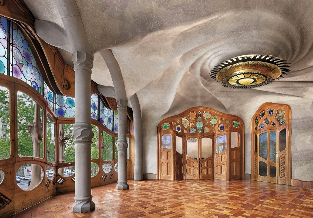Дом Бальо (Casa Batllo) 1904-1906г. Антонио Пласид Гильем Гауди-и-Корнет (Antonio Placid Guillem Gaudí i Cornet)